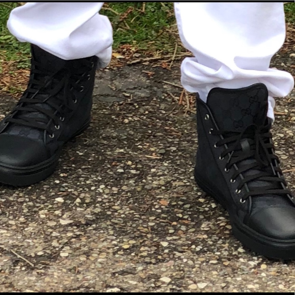 Pair of Gucci shoes/Boots